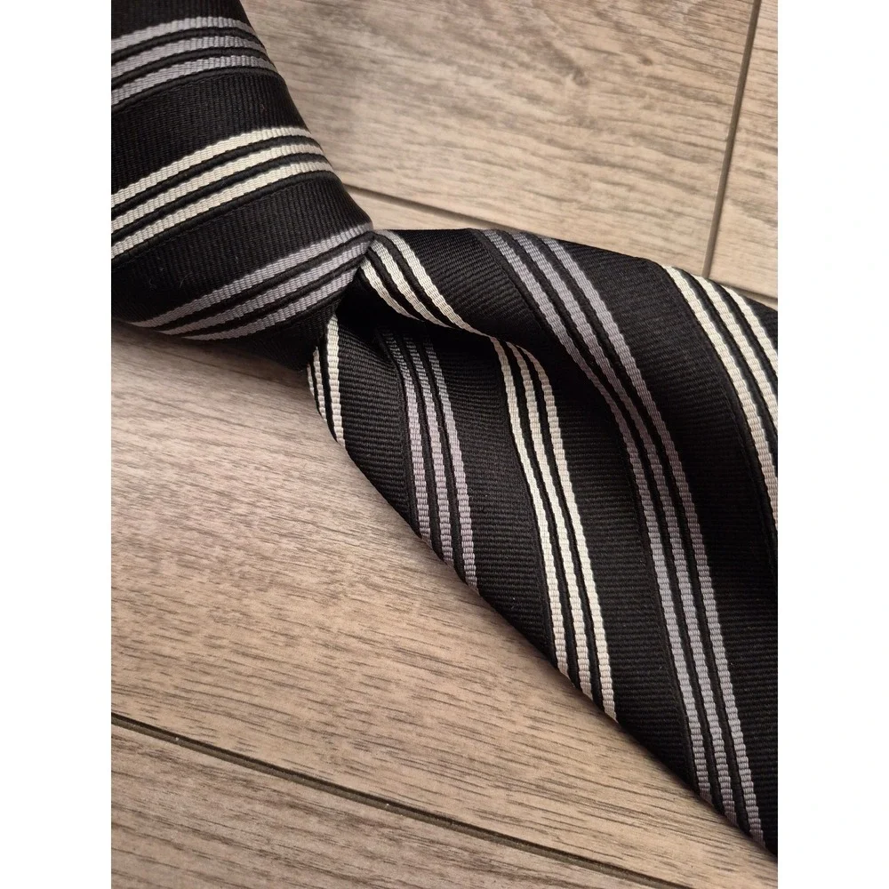 Donald J Trump Signature Collection Mens Silk Striped Tie Black Silver Grey‎